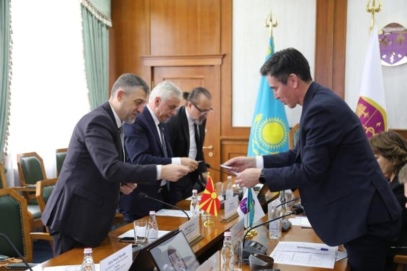 VİZYON ÜNİVERSİTESİ, KAZAKİSTAN ÜNİVERSİTELERİ İLE ULUSLARARASI AKADEMİK İŞBİRLİKLERİ İMZALADI